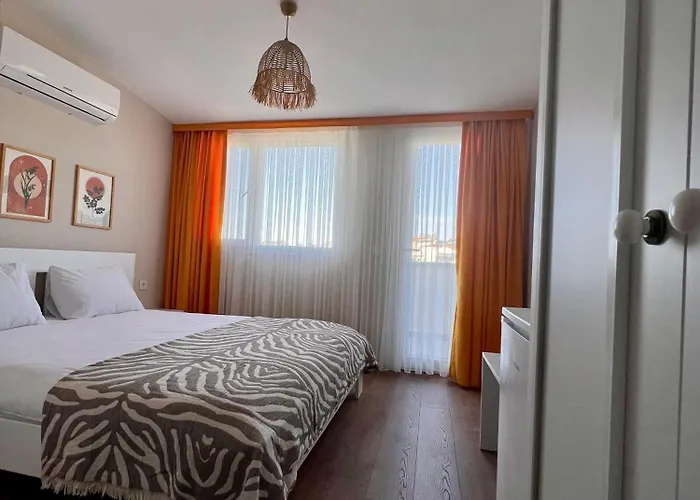 Bisuite Urla Daire Kuşçular